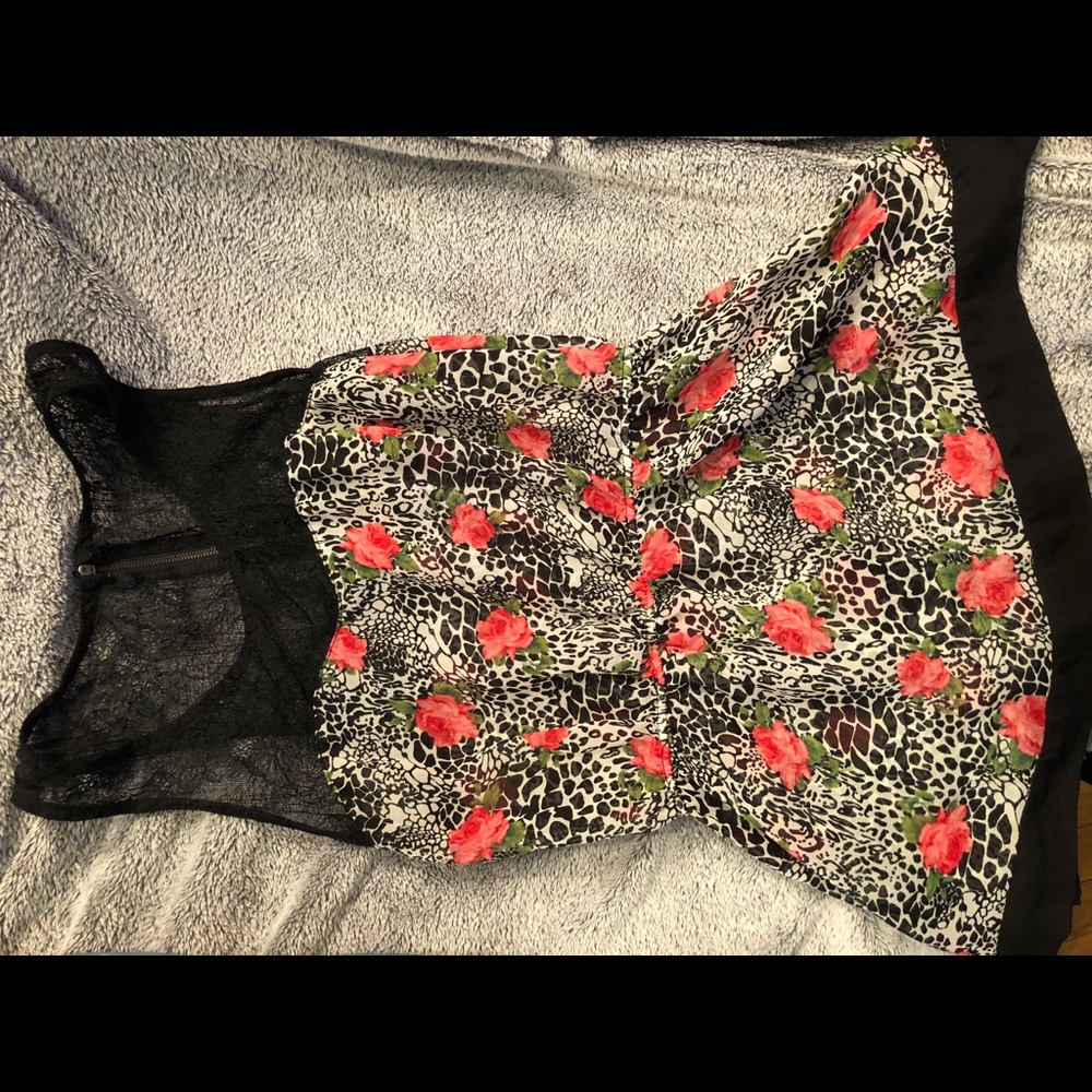 Sheer animal/floral print lace neckline top